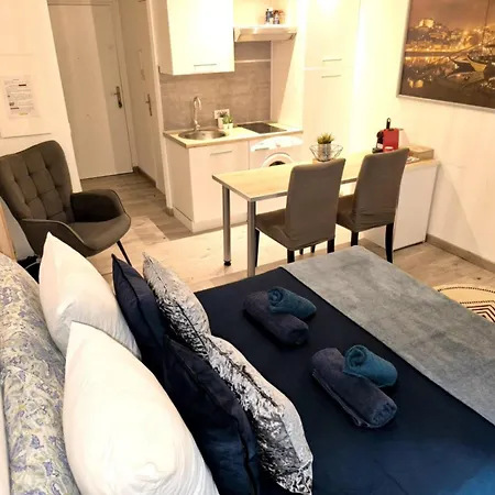 Appartement Elegant Avec Acces A La Piscine