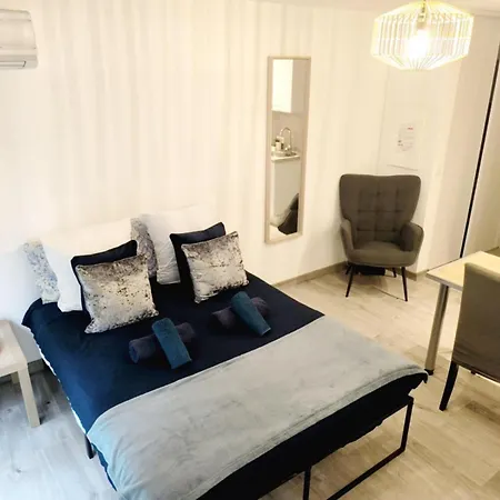 Lägenhet Elegant Avec Acces A La Piscine *